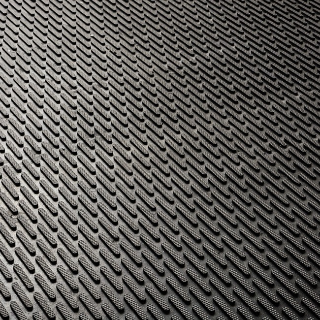 RUBBER SCRAPPER MAT